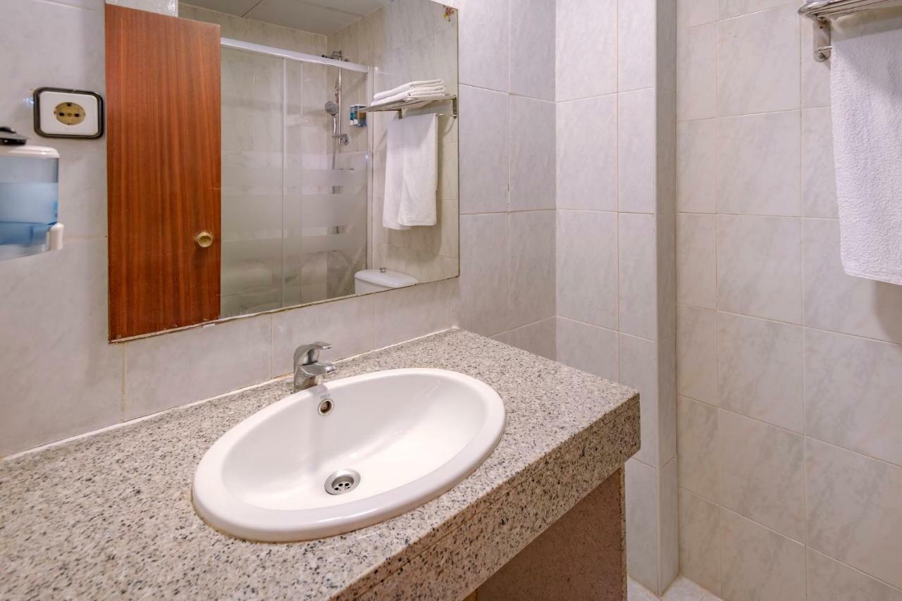 Hotel Niza Salou Esterno foto